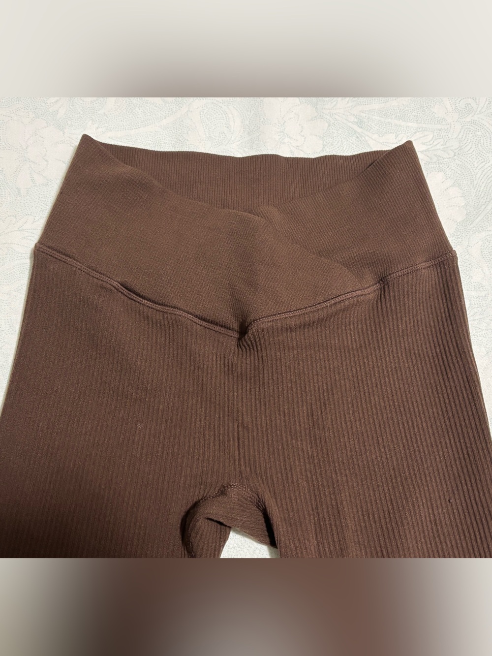Fashion Nova High-Waist Ribbed Leggings in Brown
